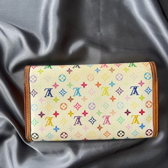Louis Vuitton Wallet - Picture 4 of 12